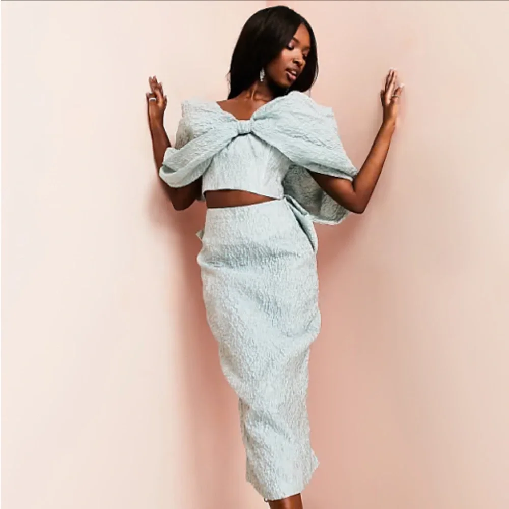 ASOS Mint Textured Off-Shoulder Bow Crop Top - Picture 3 of 7